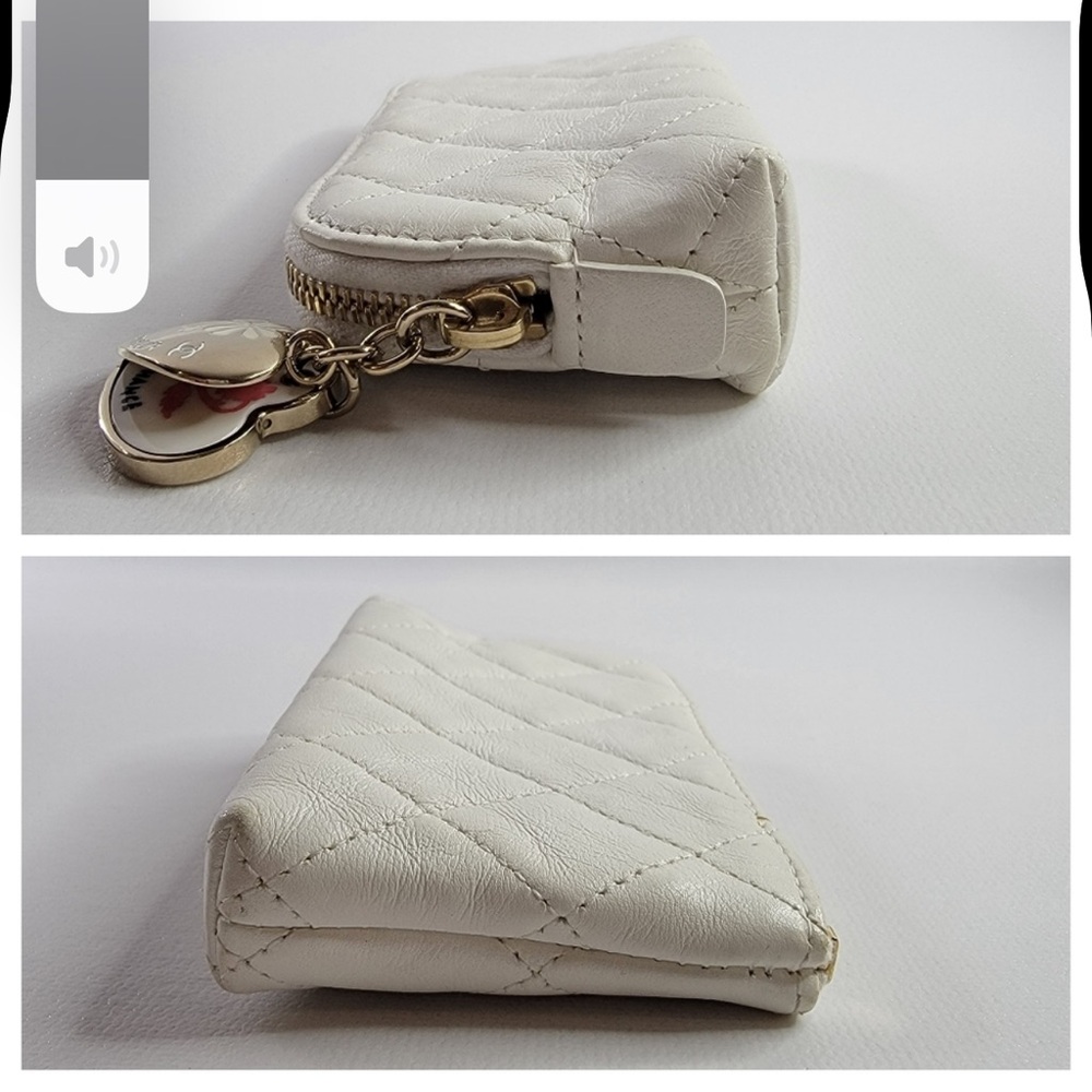 RARE CHANEL Quilted Heart Charm Leather Coin/Key Holder - Picture 9 of 10